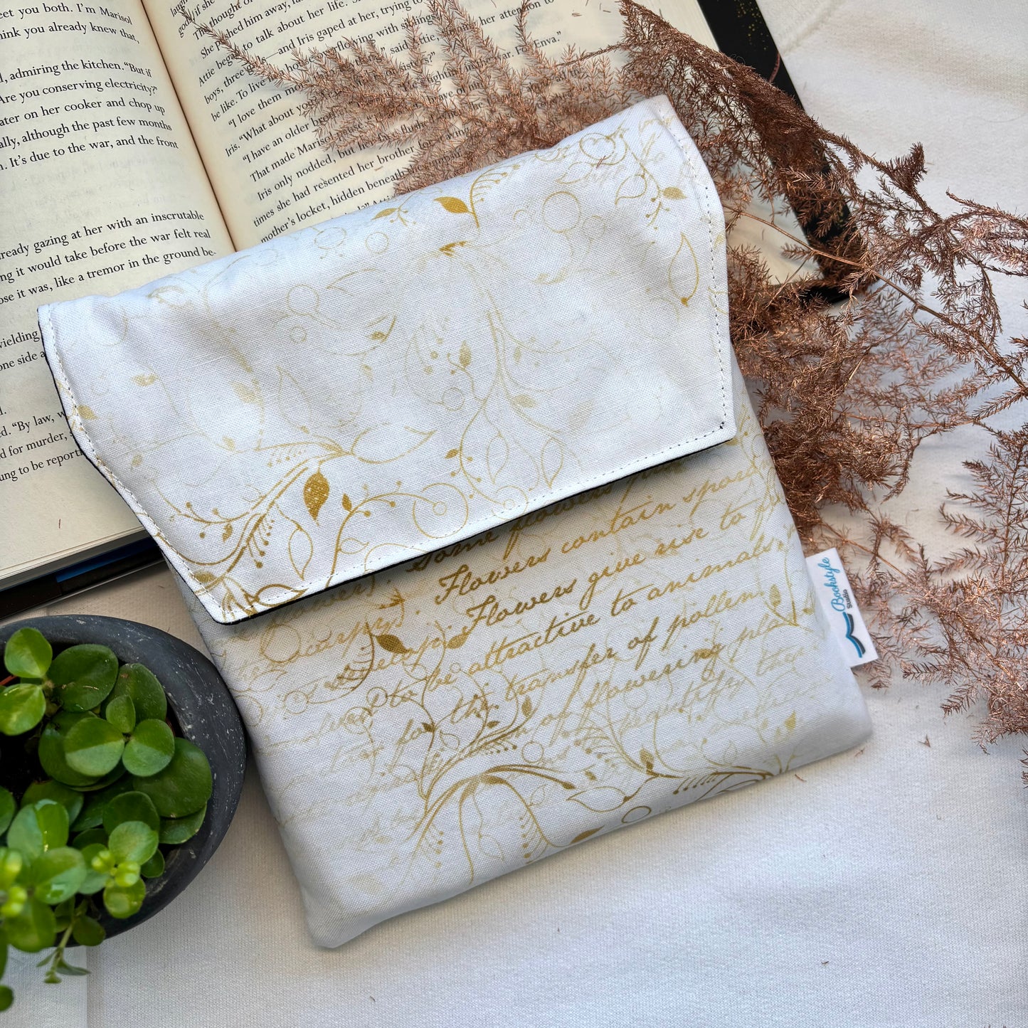 E-reader Sleeve Scribe