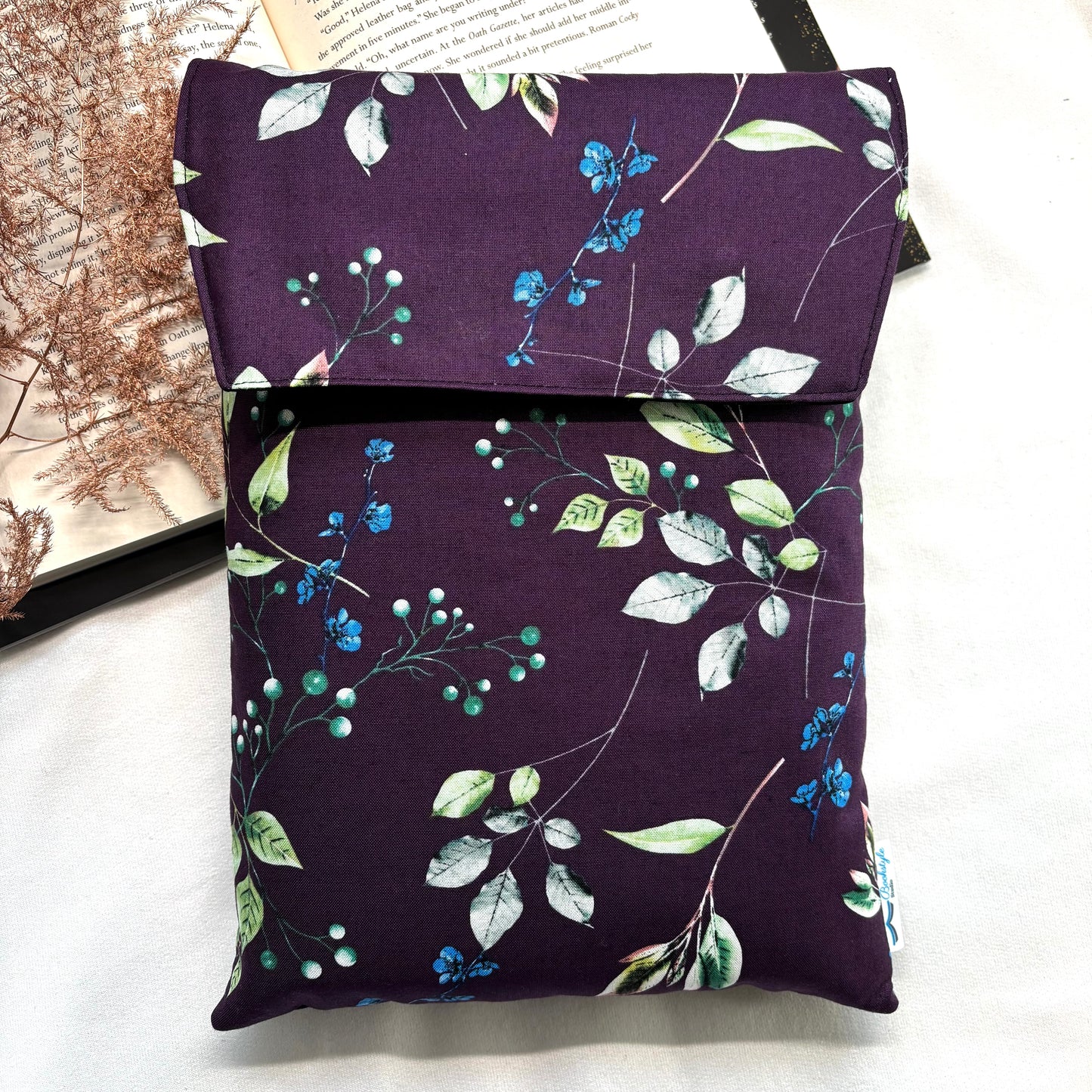 E-reader Sleeve Romantasy
