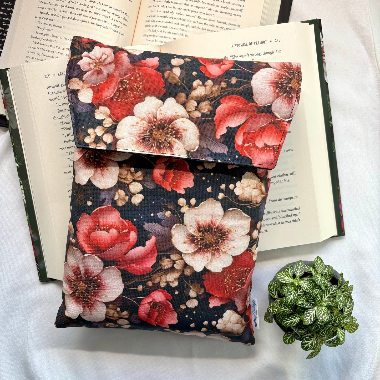 E-reader Sleeve Dark Romance