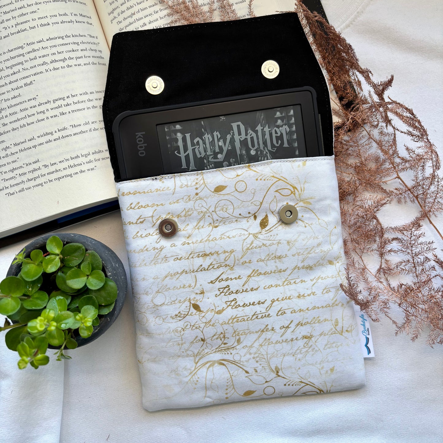E-reader Sleeve Scribe