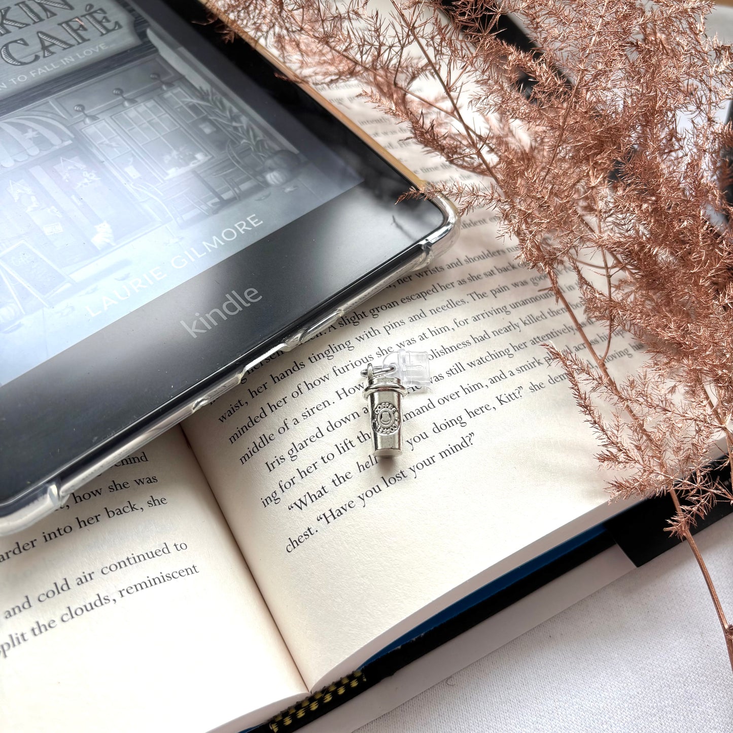 E-reader dust plug coffee