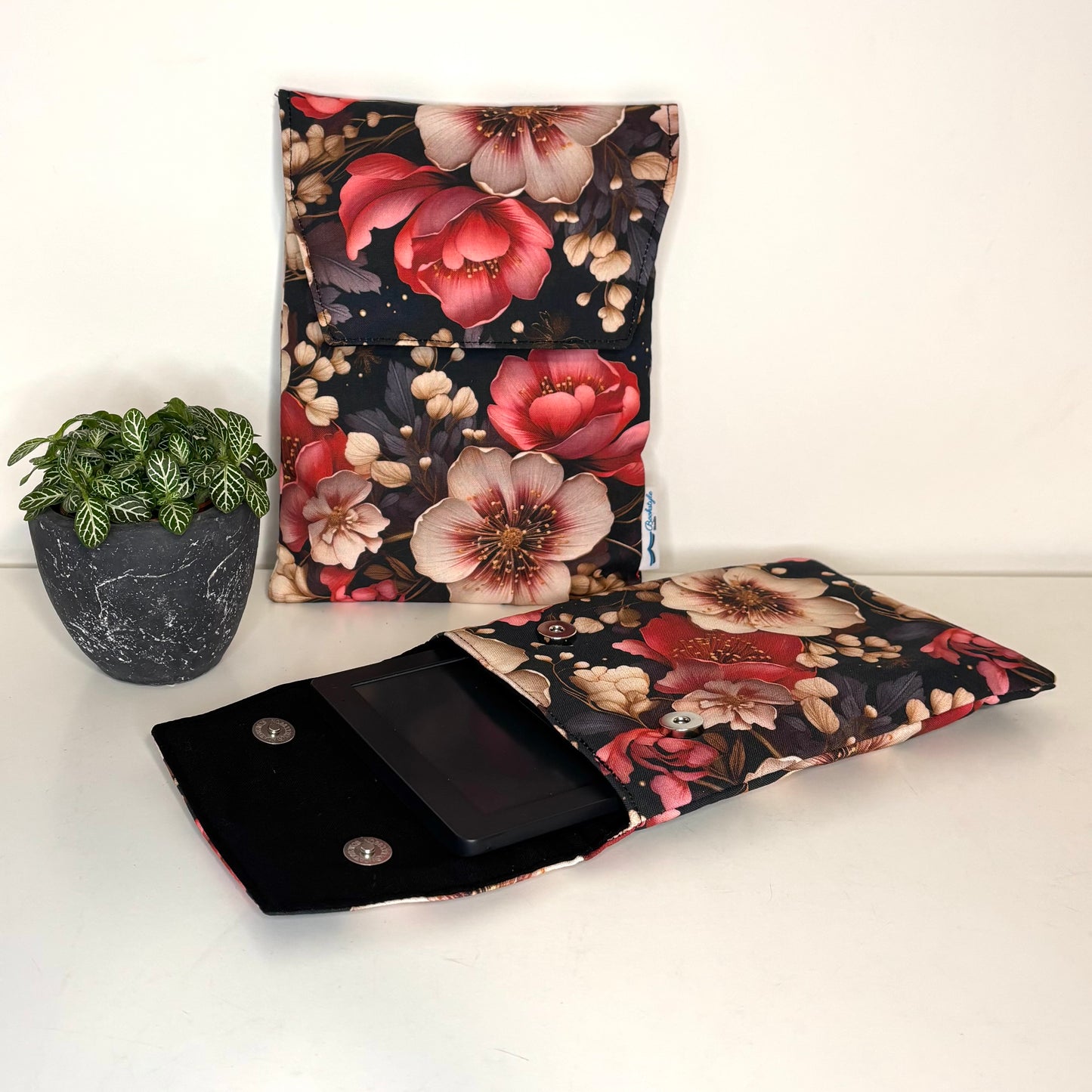 E-reader Sleeve Dark Romance