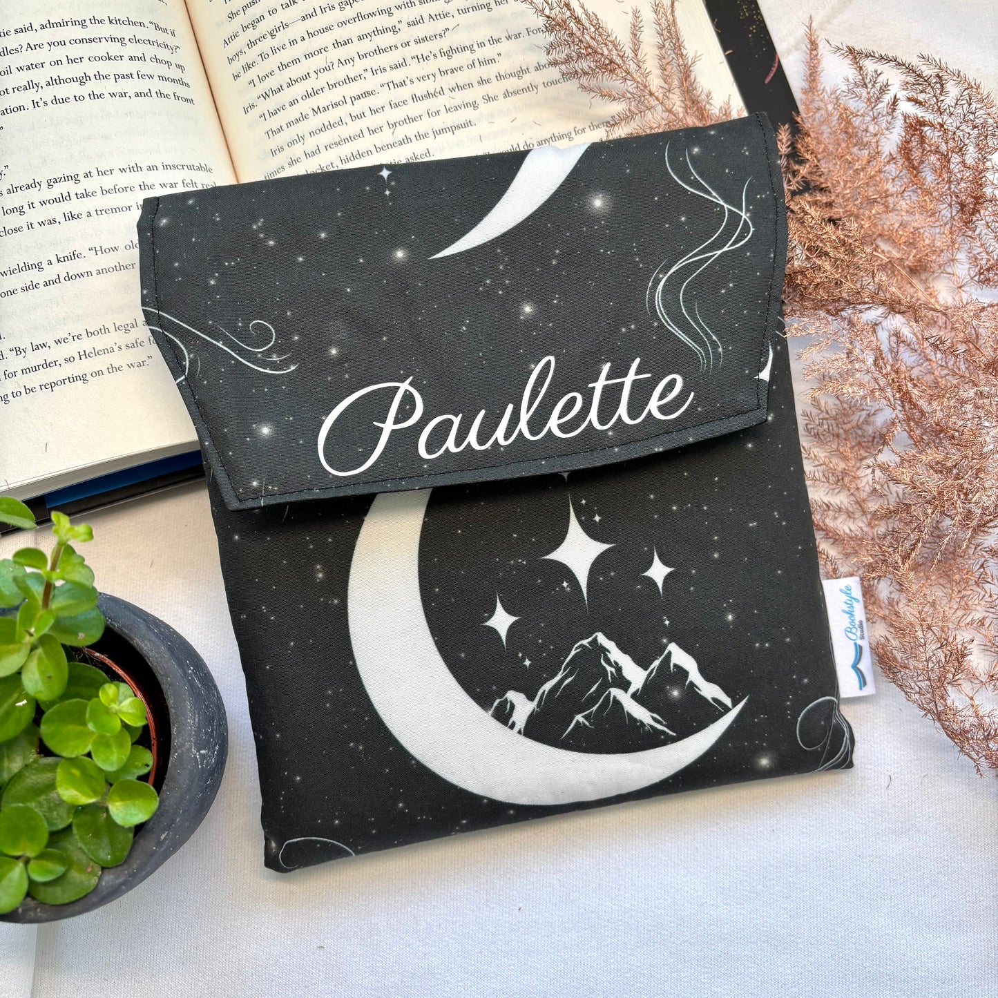 E-reader Sleeve Night Court