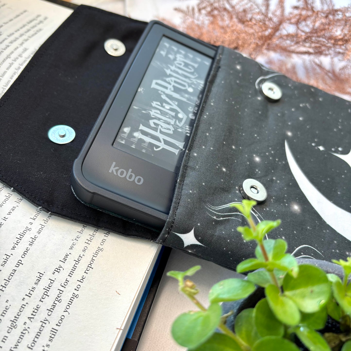 E-reader Sleeve Night Court