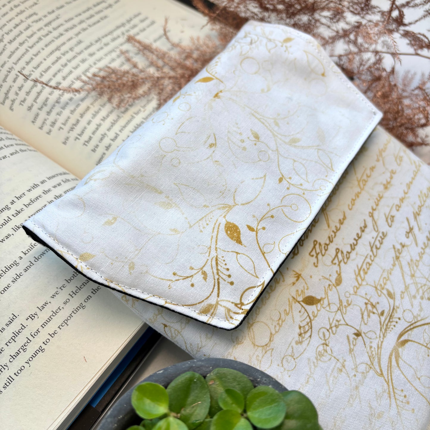 E-reader Sleeve Scribe