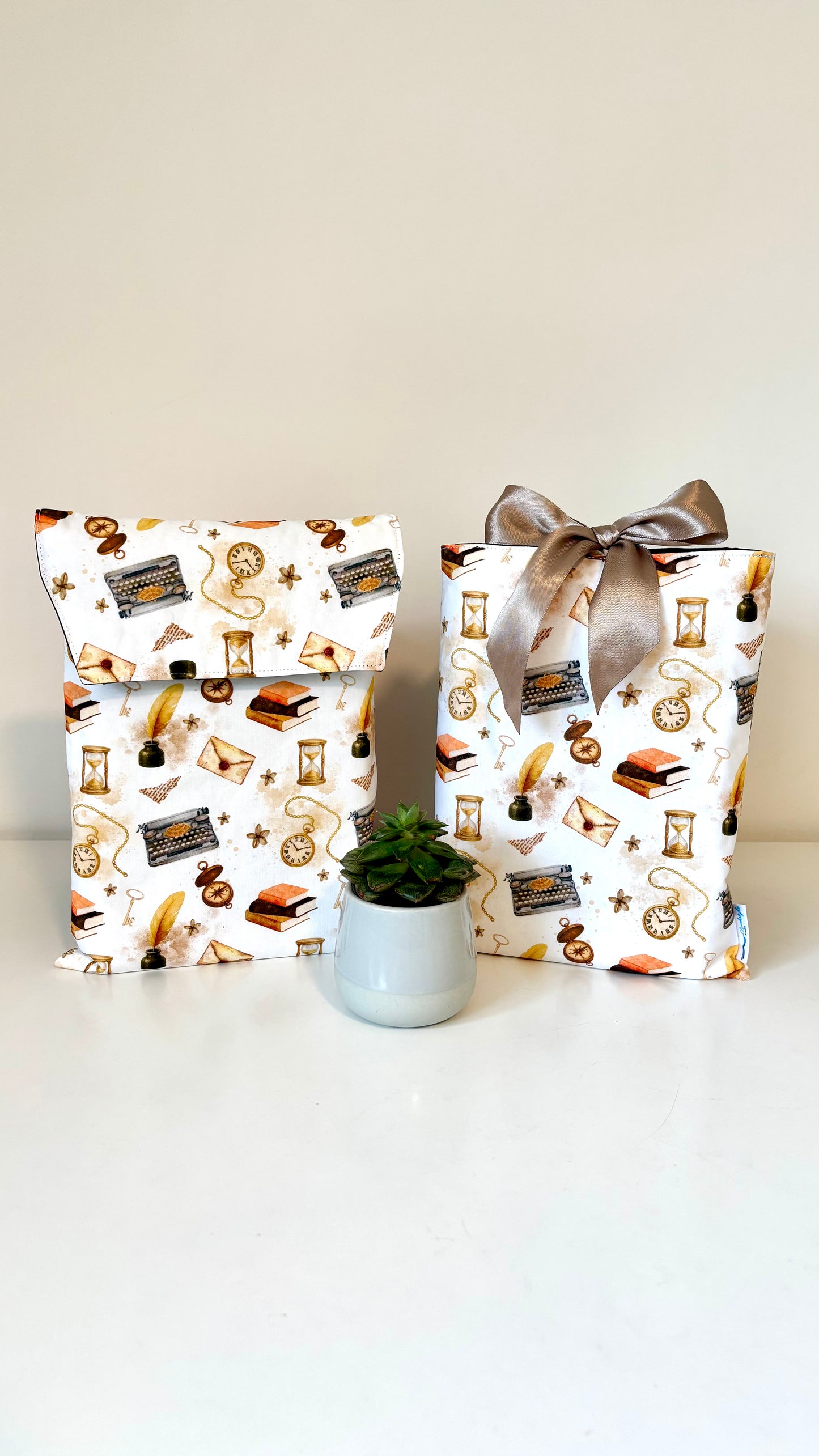 Boek Sleeve Adventurous Letters Print Lover