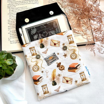 E-reader Sleeve Adventurous Letters