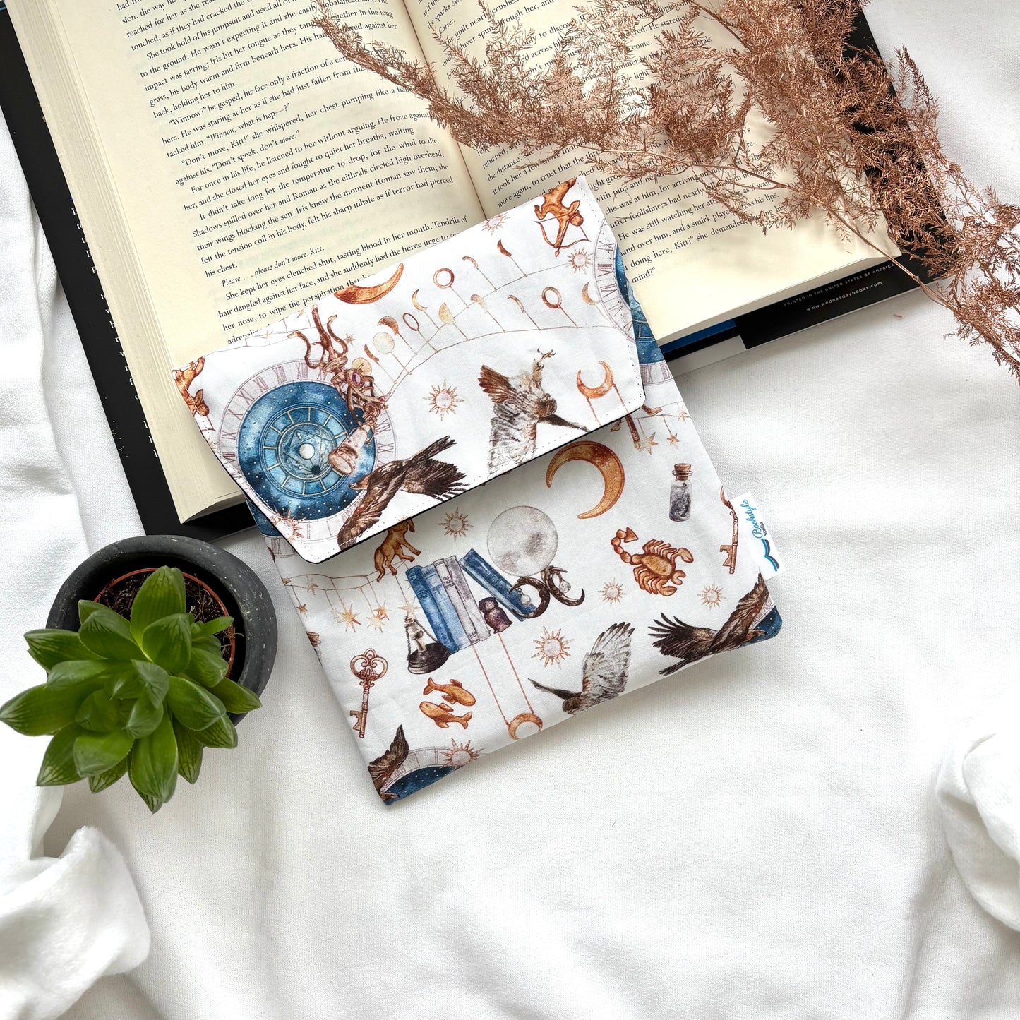 E-reader Sleeve Magical World