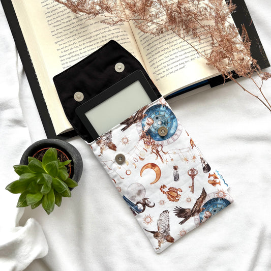 E-reader Sleeve Magical World