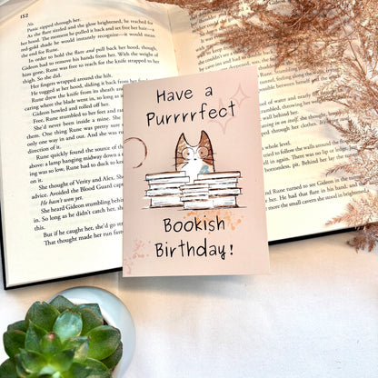 Bookish Wenskaart Reading Cat