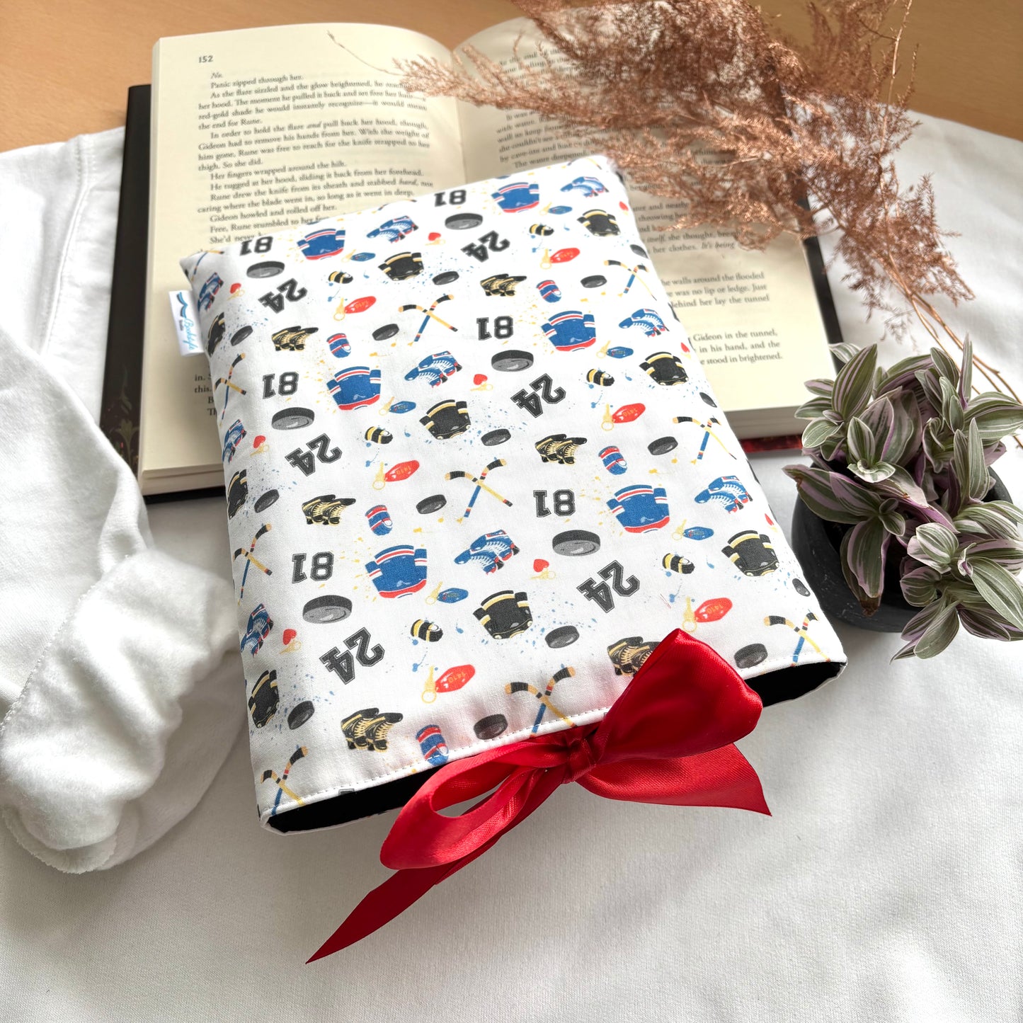 Boek Sleeve Fourteen Ten (Pride Month)
