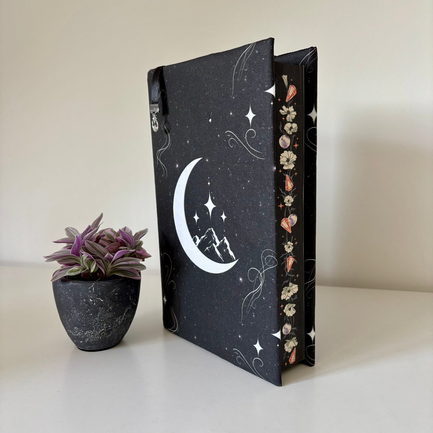 Book cover Midnight Chapters