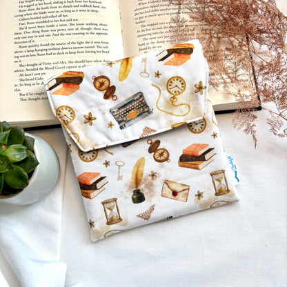 E-reader Sleeve Adventurous Letters
