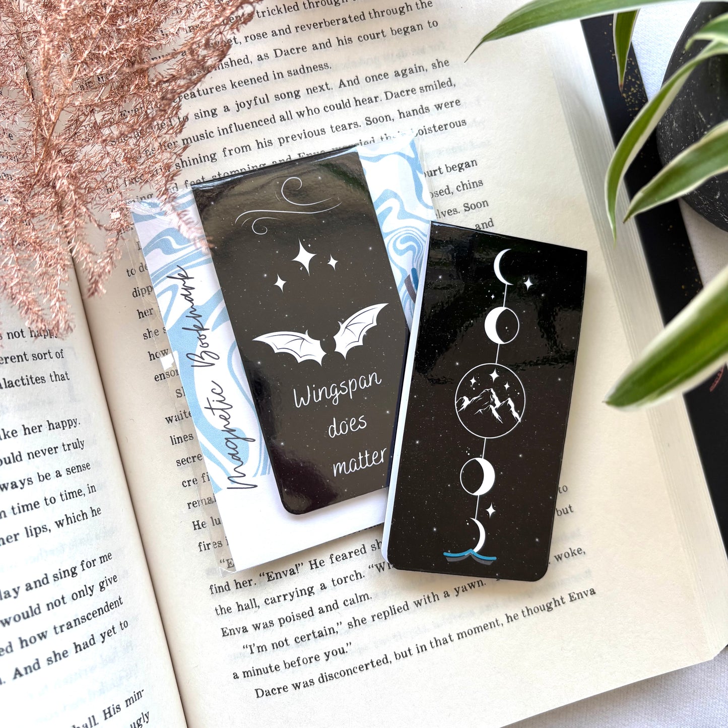 Magnetische boekenlegger Night Court wingspan