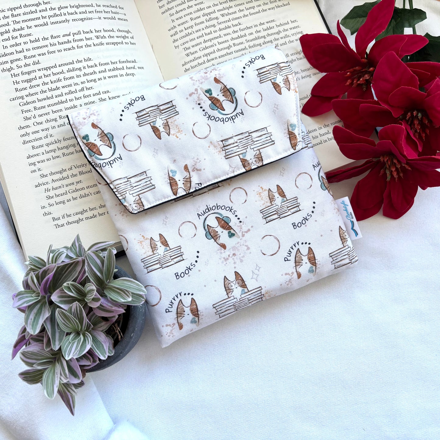 E-reader Sleeve Reading Cat