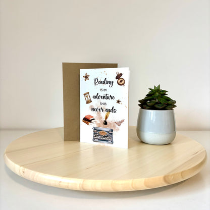 Bookish Wenskaart Adventurous Letters