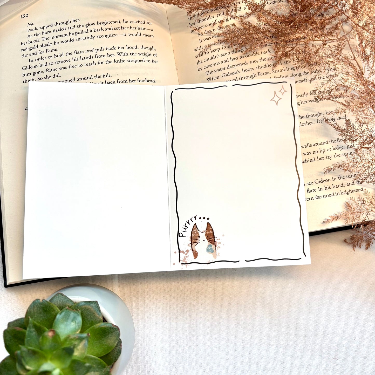 Bookish Wenskaart Reading Cat