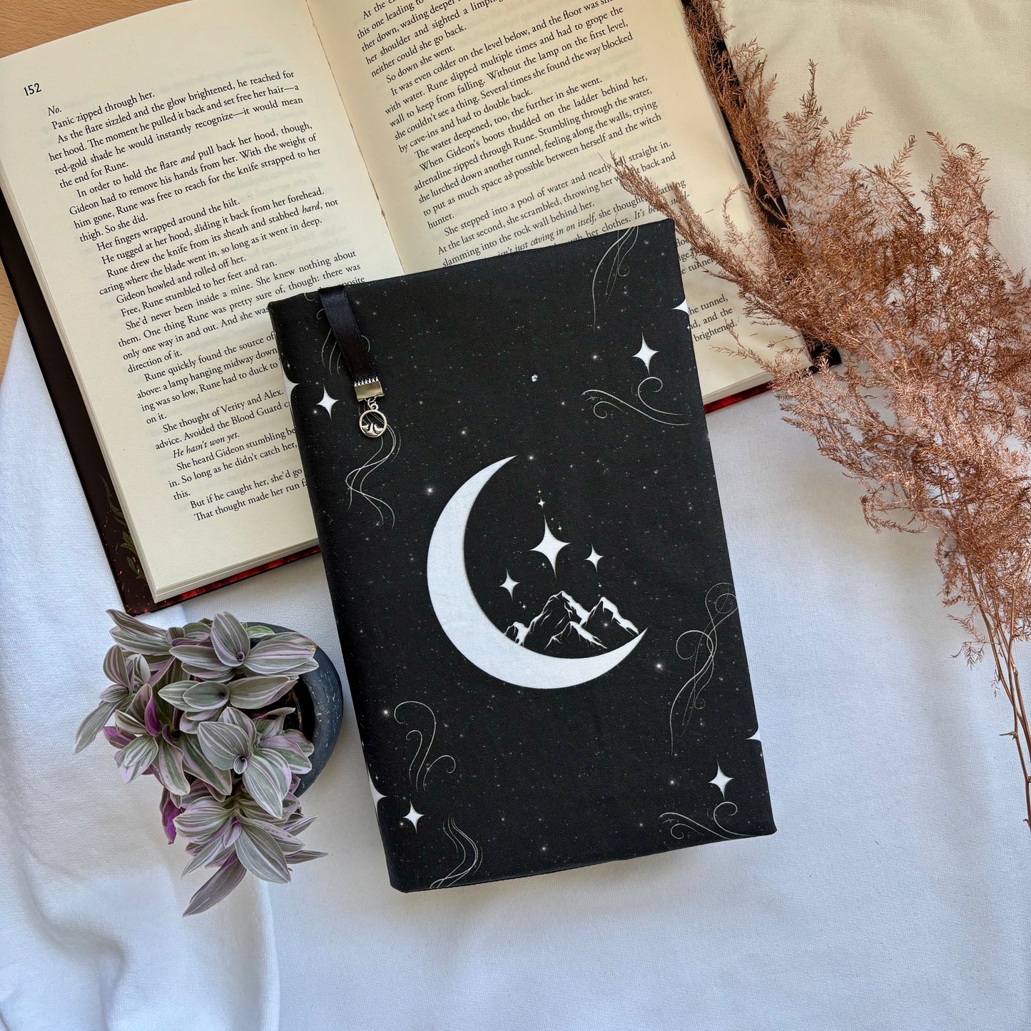 Book cover Midnight Chapters