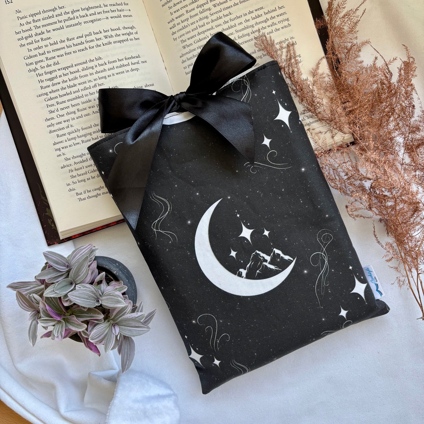 Book Sleeve Print Lover