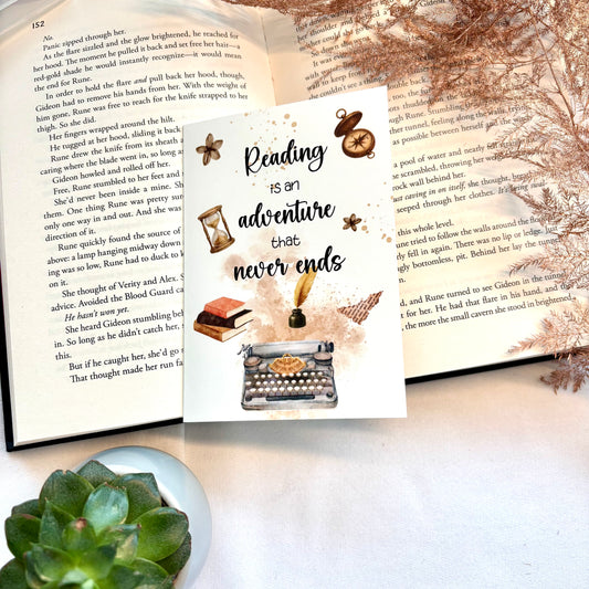 Bookish Wenskaart Adventurous Letters