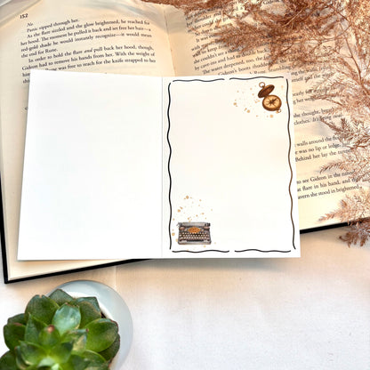 Bookish Wenskaart Adventurous Letters
