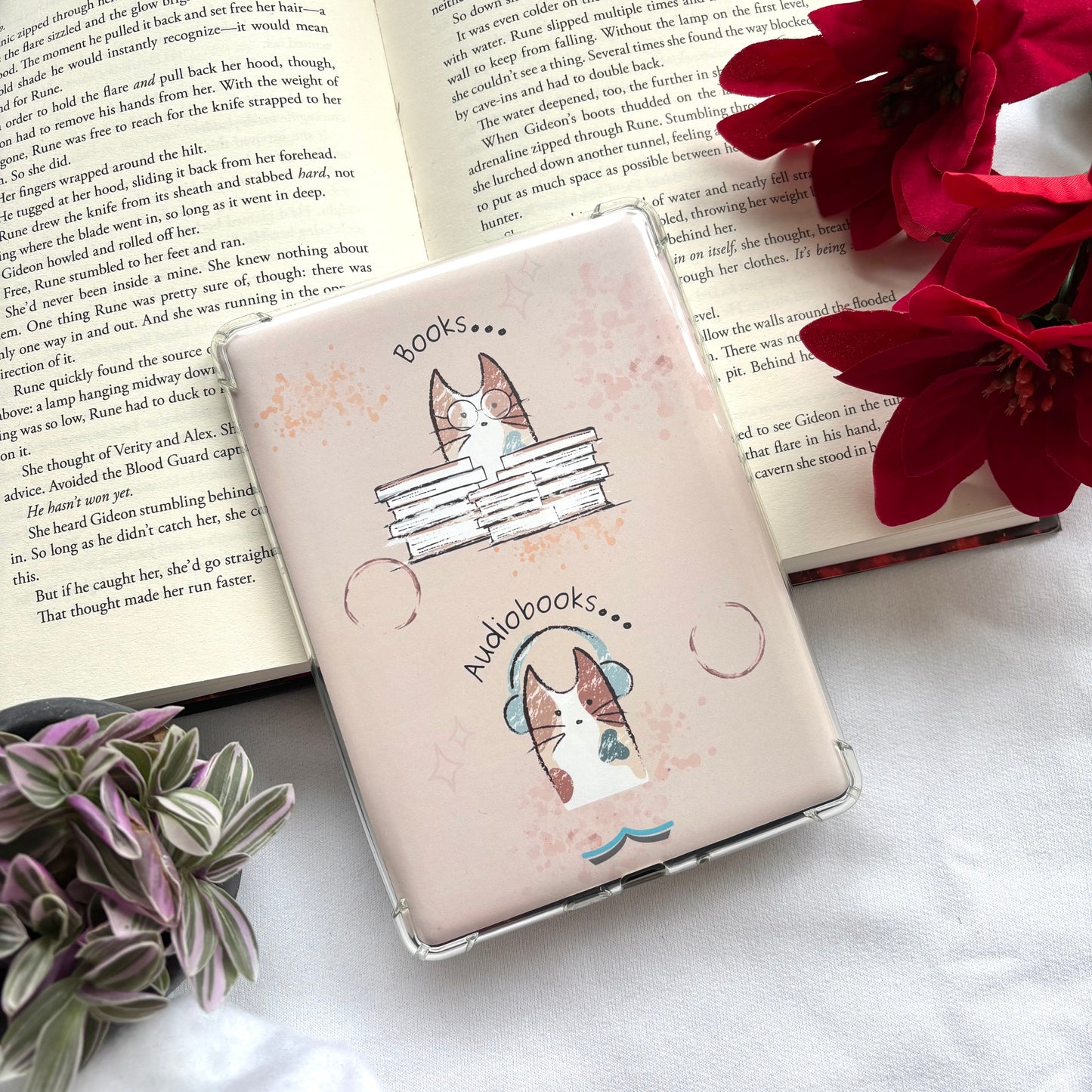 E-reader Insert Reading Cat