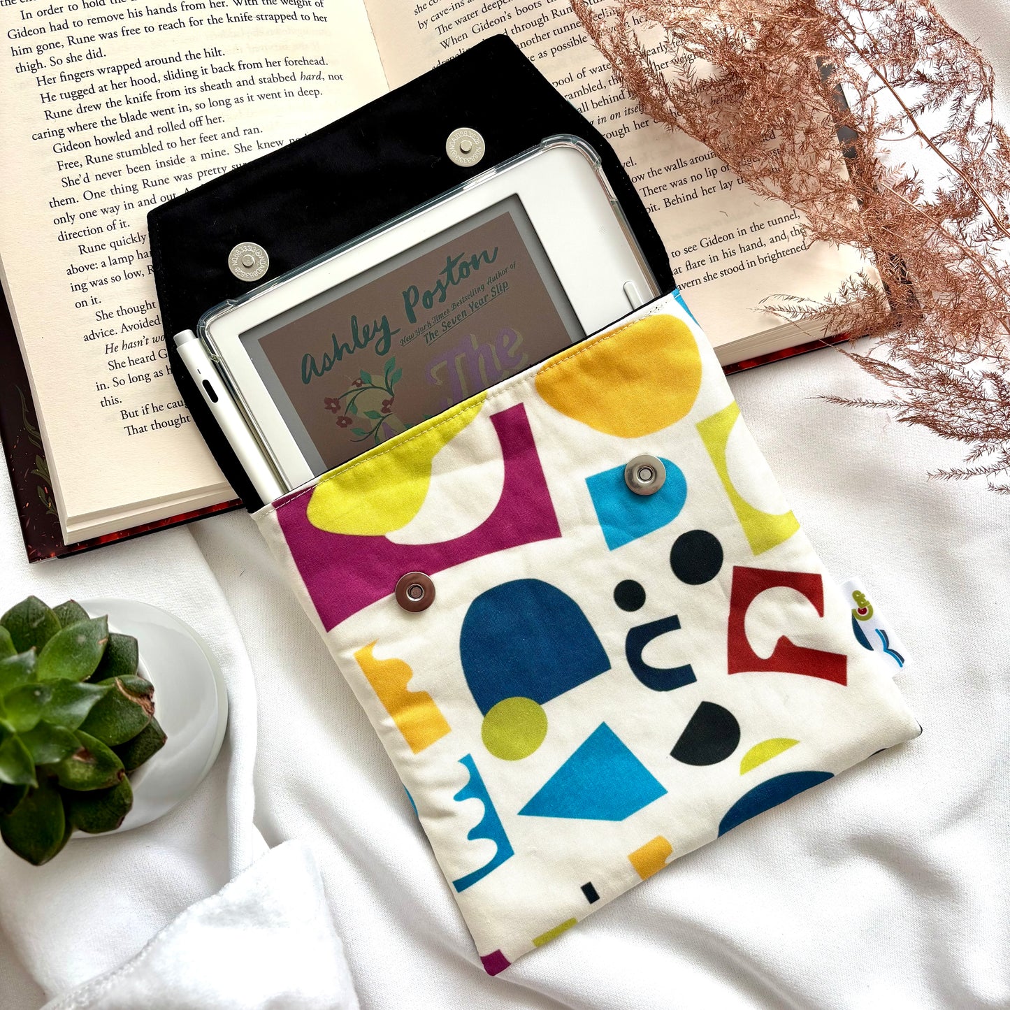 E-reader Sleeve Paper Cut Studio Copp